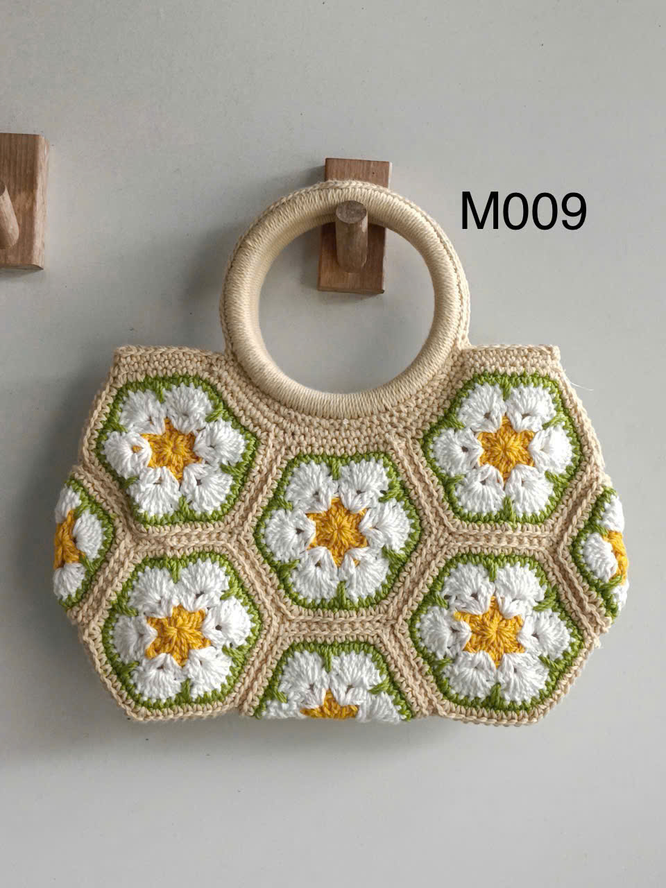 M009